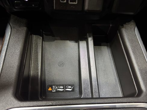 Used 2022 GMC Sierra 3500 Denali w/ Denali Ultimate Package image 38