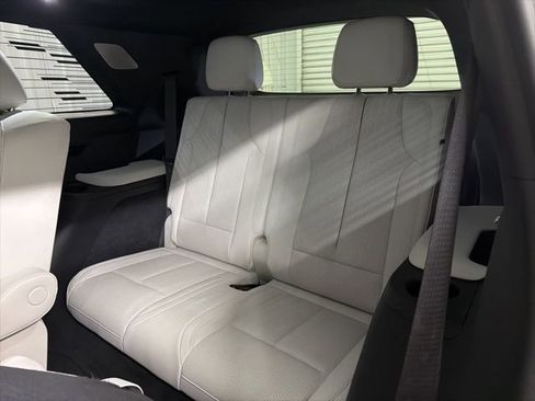 Certified 2026 Cadillac Vistiq Luxury image 37