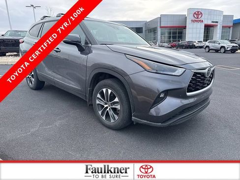 Used 2022 Toyota Highlander XLE image 1