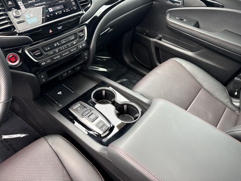 Certified 2025 Honda Ridgeline Black Edition image 26