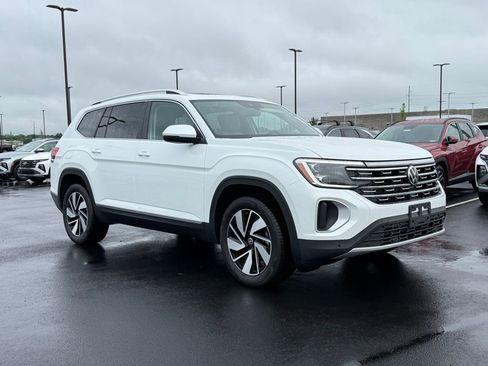 Used 2026 Volkswagen Atlas SEL AWD/4WD image 3