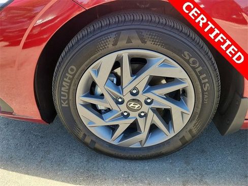 Used 2024 Hyundai Elantra SEL image 20