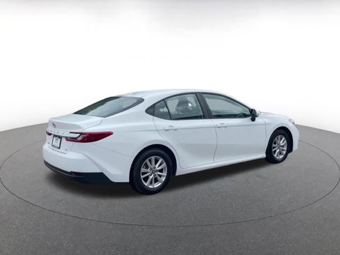 Used 2025 Toyota Camry LE image 14