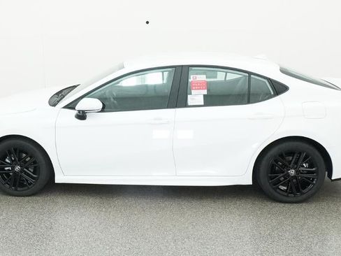 New 2026 Toyota Camry SE FWD image 2