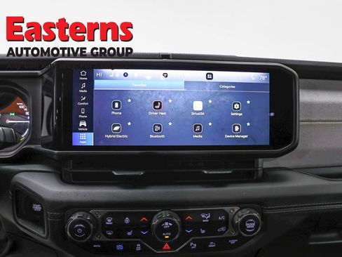 Used 2025 Jeep Wrangler Unlimited Sahara w/ Safety Group AWD/4WD image 12