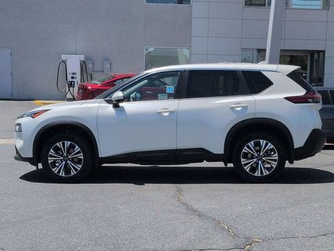 Used 2023 Nissan Rogue SV AWD/4WD image 3
