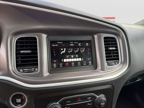Used 2022 Dodge Charger SXT w/ Leather Interior Group RWD image 13