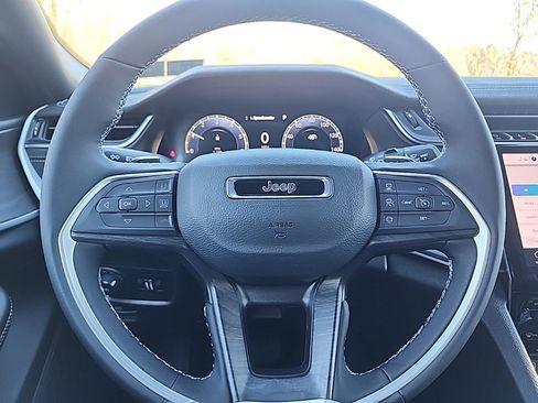 New 2025 Jeep Grand Cherokee L Limited w/ Trailer Tow Package image 32