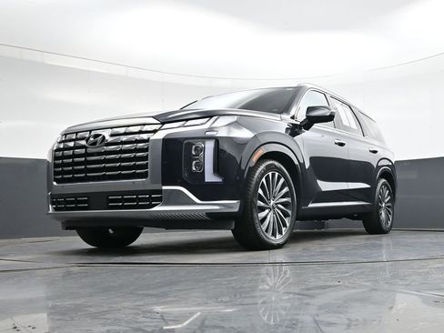 Used 2024 Hyundai Palisade Calligraphy image 32