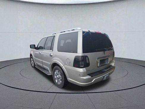 Used 2003 Lincoln Navigator Luxury image 3