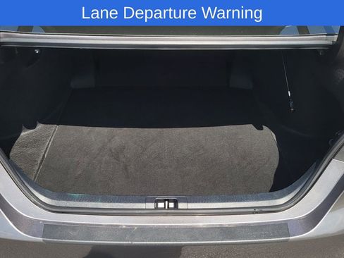 Used 2023 Toyota Camry SE image 10