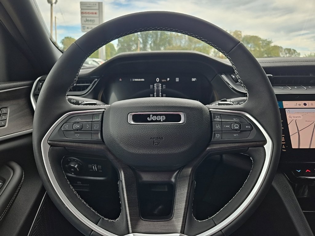 New 2026 Jeep Grand Cherokee Limited w/ Limited Altitude Package AWD/4WD image 14