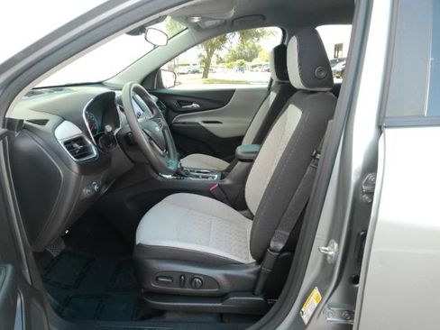 Used 2023 Chevrolet Equinox LS w/ LS Convenience Package FWD image 12