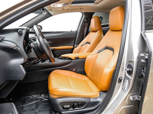 Used 2019 Lexus UX 200 w/ Premium Package FWD image 40