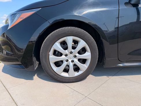 Used 2025 Toyota Corolla LE FWD image 14