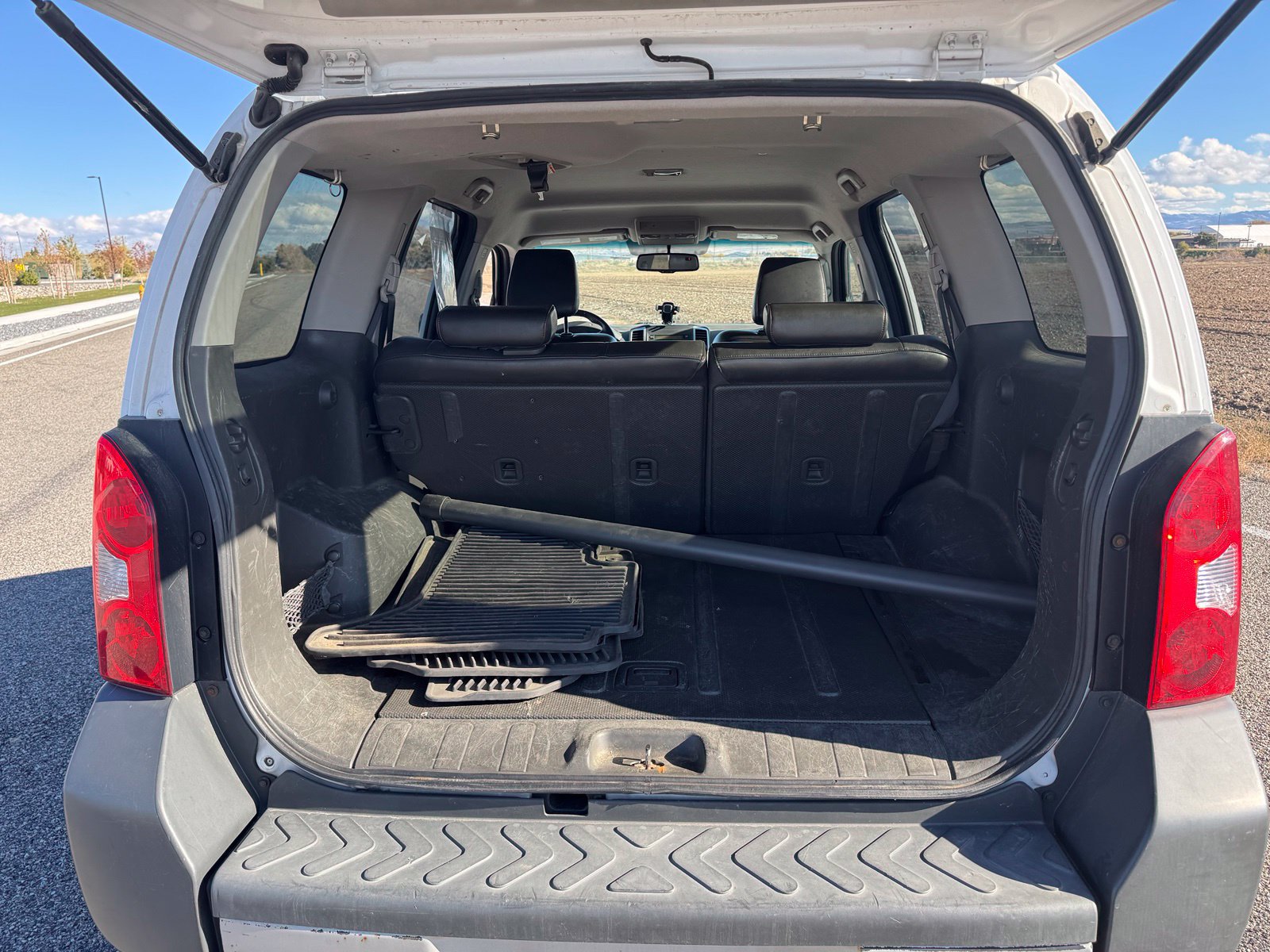 Used 2011 Nissan Xterra PRO-4X w/ Pro-4x Leather Pkg AWD/4WD image 13