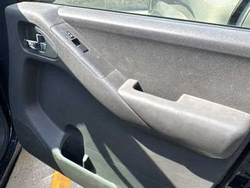 Used 2012 Nissan Frontier SV RWD image 25