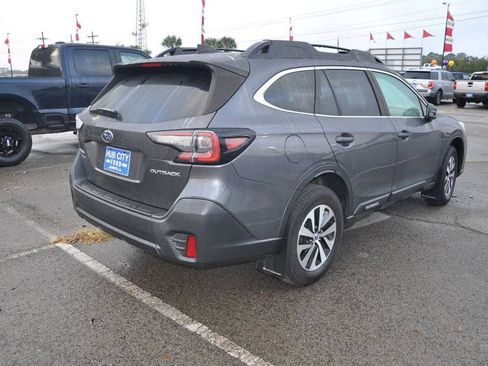 Used 2021 Subaru Outback Premium image 5
