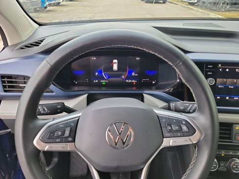 Used 2024 Volkswagen Taos SE image 18