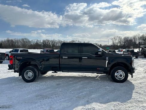 Used 2024 Ford F350 Platinum image 28