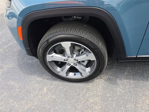 New 2026 Jeep Grand Cherokee Limited AWD/4WD image 10