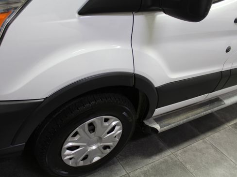 Used 2018 Ford Transit 250 130 Low Roof w/ Exterior Upgrade Package image 31