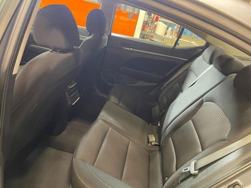 Used 2018 Hyundai Elantra SEL FWD image 16