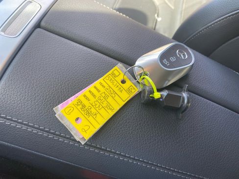 Certified 2025 Mercedes-Benz GLC 350e 4MATIC image 34