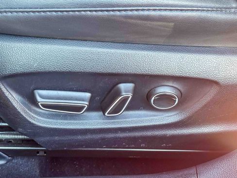 Used 2016 Toyota Prius Four w/ Advanced Technology Package image 23