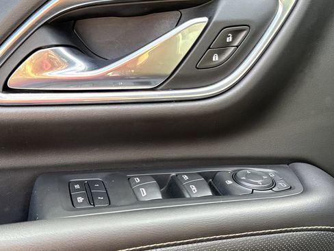 Used 2021 GMC Yukon SLT image 28