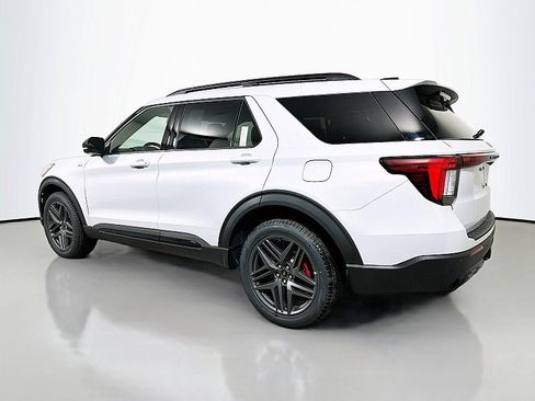 New 2026 Ford Explorer ST-Line w/ ST-Line Street Pack image 4