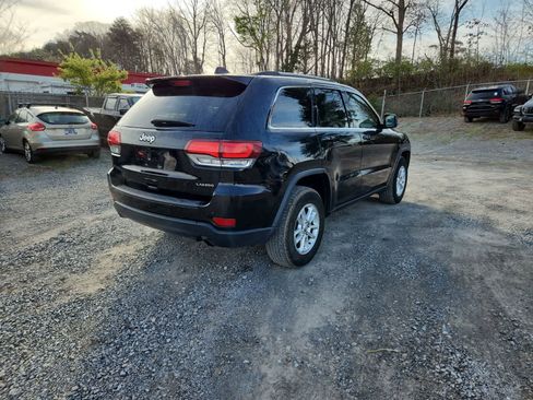 Used 2020 Jeep Grand Cherokee Laredo image 5