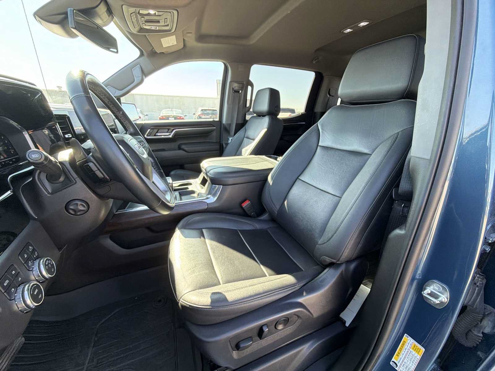Used 2024 GMC Sierra 1500 SLT AWD/4WD image 19