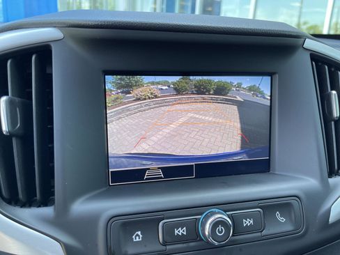 Used 2024 GMC Terrain SLE w/ Driver Convenience Package FWD image 26