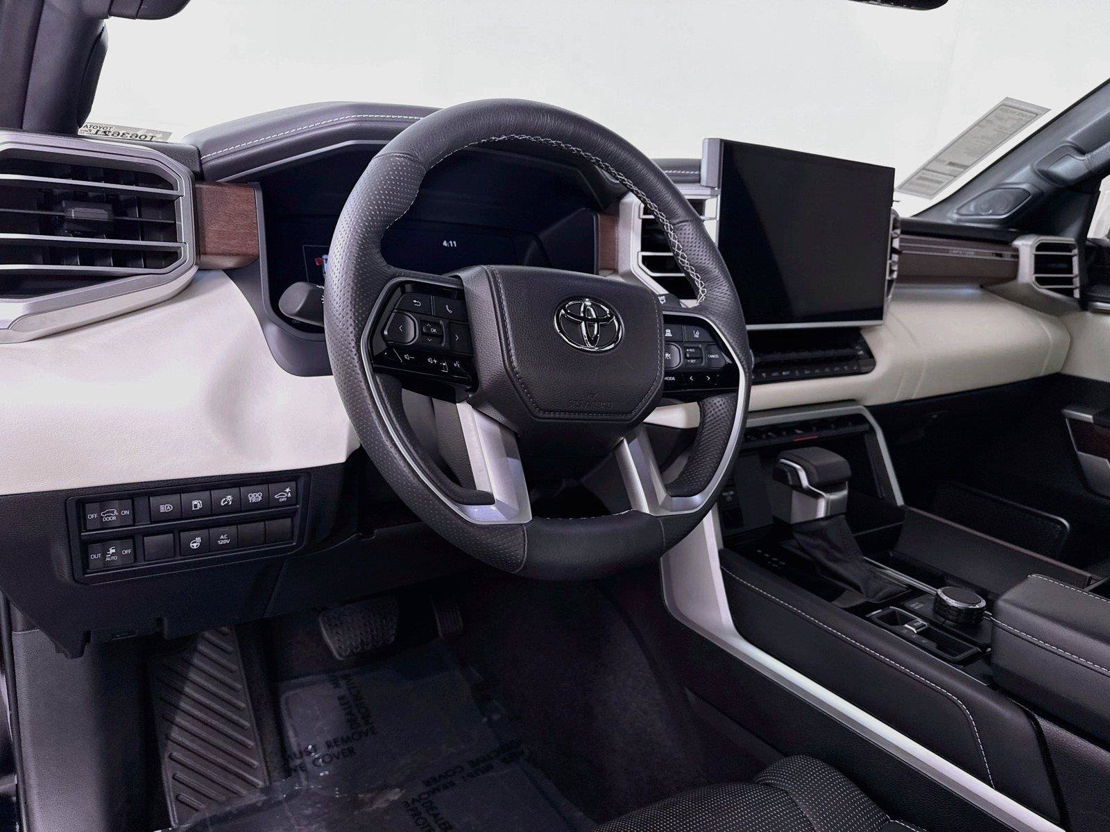 Used 2025 Toyota Sequoia Capstone AWD/4WD image 4