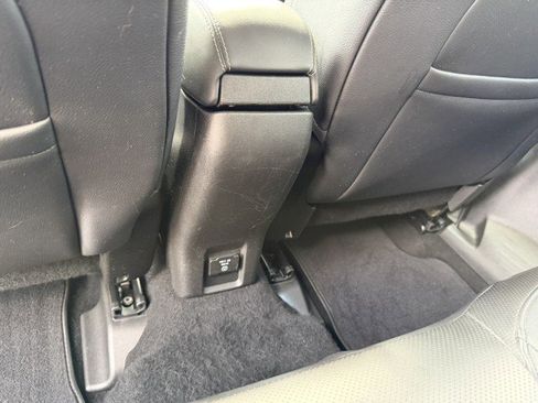 Used 2016 Jeep Renegade Limited image 12