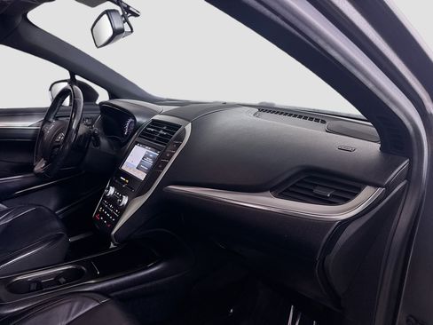 Used 2018 Lincoln MKC Select w/ Select Plus Package image 30