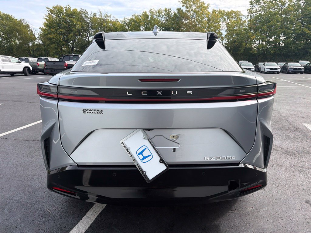 Used 2025 Lexus RZ 300e w/ Accessory Package (2T) FWD image 4