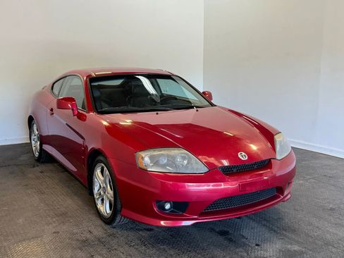 Used 2005 Hyundai Tiburon GT FWD image 3