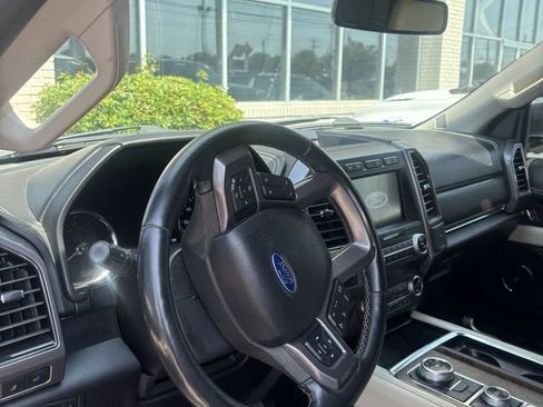 Used 2020 Ford Expedition Platinum AWD/4WD image 4