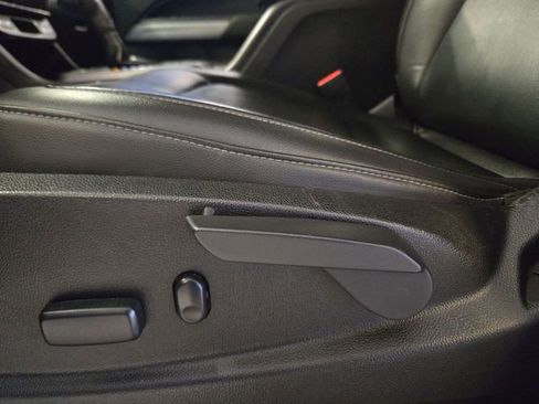 Used 2019 Chevrolet Colorado ZR2 image 12