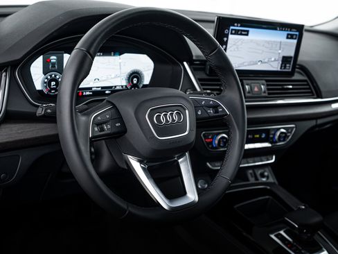 Certified 2025 Audi Q5 2.0T Premium Plus w/ Premium Plus Package image 9