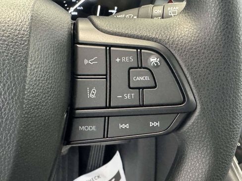 Used 2026 Toyota Sienna LE FWD image 21