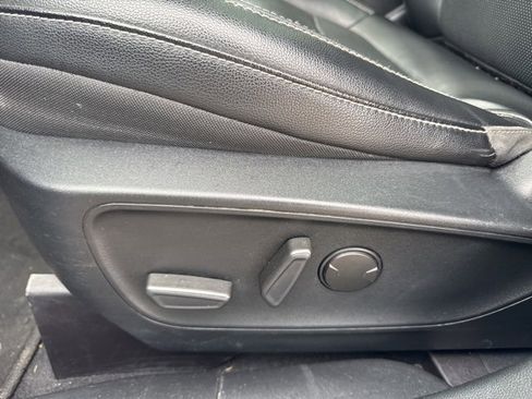 Used 2020 Ford Escape Titanium w/ Titanium Premium Package 2.0 image 22