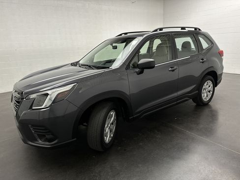 Used 2023 Subaru Forester AWD/4WD image 4
