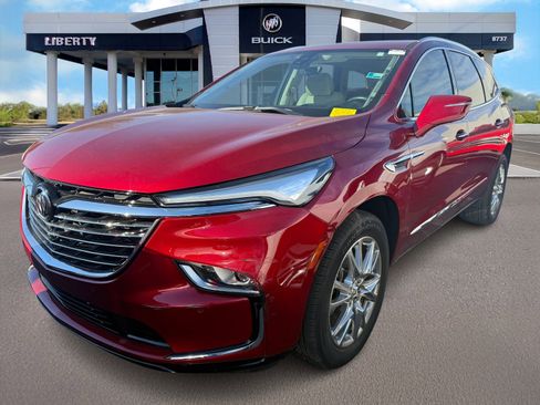 Used 2023 Buick Enclave Premium image 4