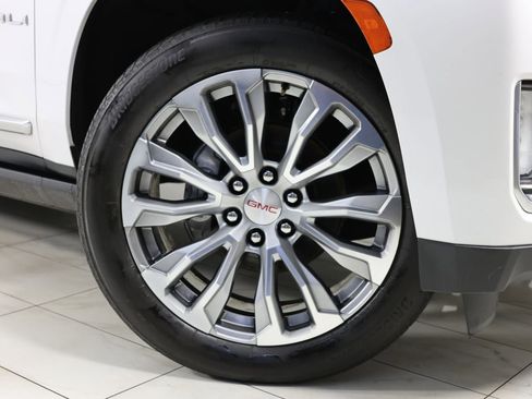 Used 2021 GMC Yukon XL Denali w/ Denali Ultimate Package image 16