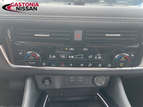 Used 2026 Nissan Rogue Platinum w/ Platinum Premium Package image 35