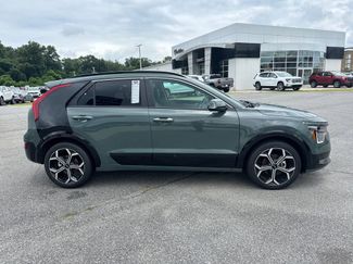 New 2025 Kia Niro SX Touring video 2