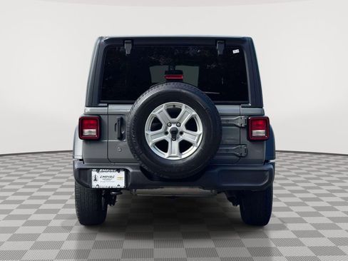 Used 2018 Jeep Wrangler Unlimited Sport S AWD/4WD image 6